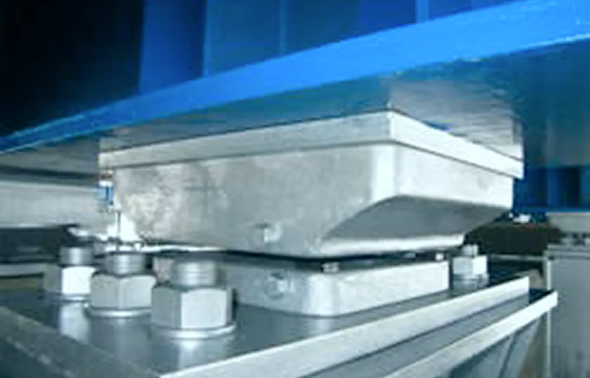 せん断ストッパー