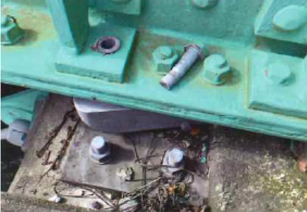 セットボルト破断によるポッド部のずれ落ち