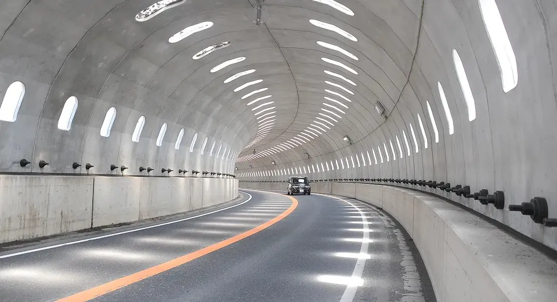 高速道路を守る